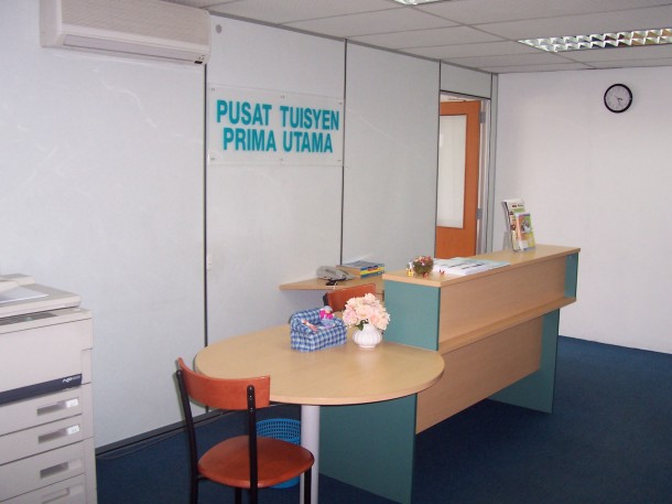 pic_env_frontdesk2.jpg